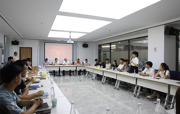 喬”見未來，頂“鋒”相會