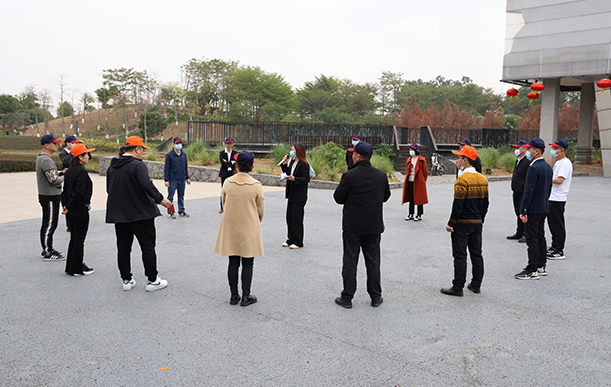 團(tuán)結(jié)協(xié)作，共同進(jìn)步